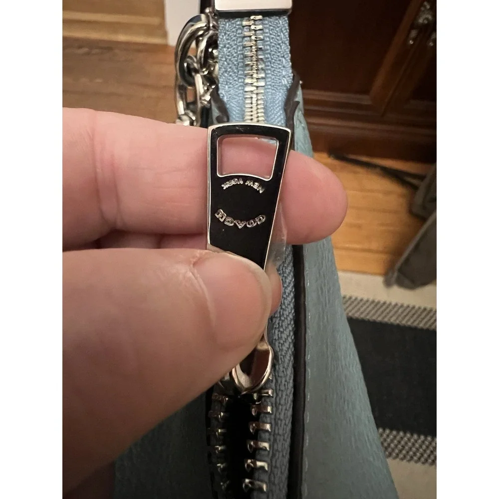 Coach new pebble